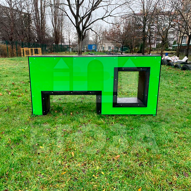 Стенка с двумя проломами 1707